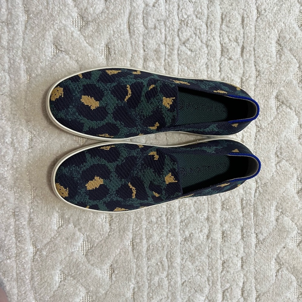 Blue spot Rothy’s sneakers 9.5